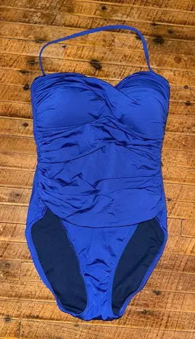 La Blanca blue halter top size 6 one piece swimsuit