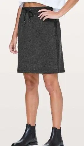 Lululemon  Start Anew 21” Skirt in Heathered Black W-403 Size 6