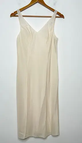 LORD & TAYLOR Vintage Slip Womens Sz Small Wonder Maid Fine Lingerie Union Label