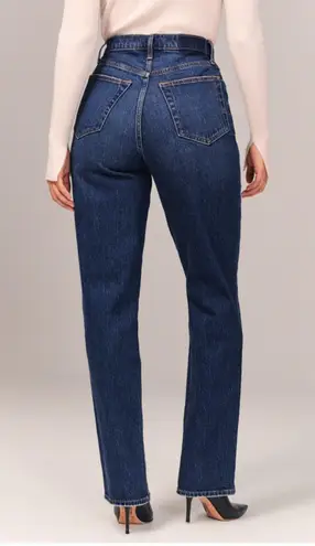 Abercrombie & Fitch  Curve Love Ultra High Rise 90s Straight Jean