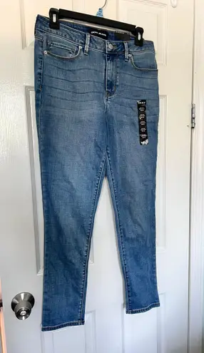 DKNY Jeans