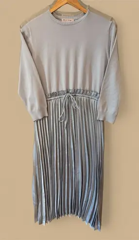 Minimal Gray Knit Pleated Midi Dress Size 22