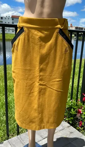 Byblos Italy 44 = US 10 gold/mustard midi skirt
