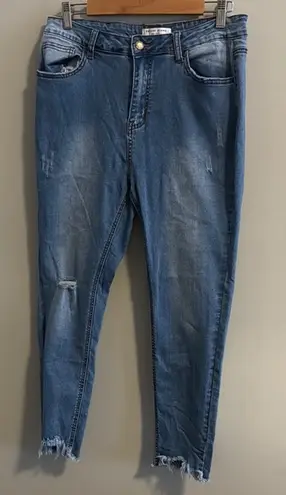 Encore jeans Distressed Medium Wash Frayed Hem Women's Jeans