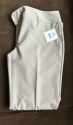 Ellen Tracy Ellen & Tracey Company NWT Essential Beige Low Waist Wide Leg Pants Sz 6.