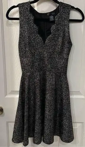 AQUA Brand Bloomingdales Scalloped Neck Dress Gold Glitter Black Small NYE Party