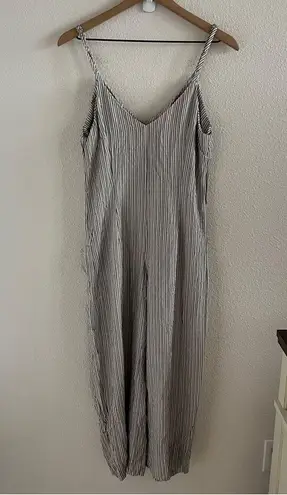 Dress Forum Aritzia Stripped Cropped Jumpsuit US Small