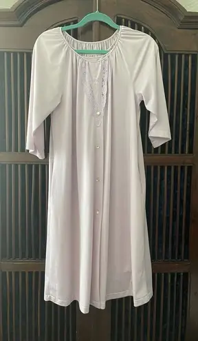 Vintage Shadow line Lilac Robe Side Pockets And Nightgown two