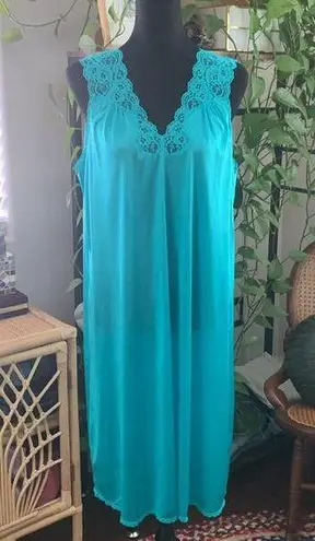 Vanity Fair Vintage 80s  Turquoise Lace Detail Popover Nightgown House Dress Slip