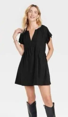 Universal Threads Universal Thread Black Linen Blend V-Neck Short Sleeve Shift Dress