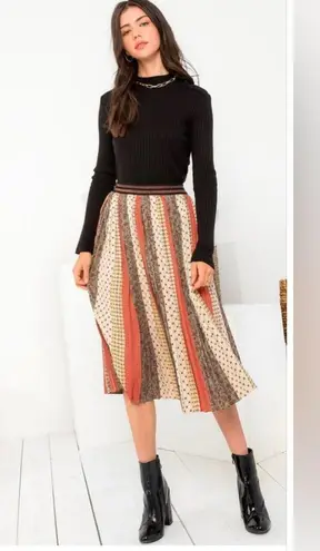 THML Women’s Pleated Patterned Multi Color Skirt w Elastic Metallic Waist-small