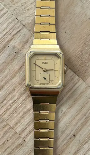 Seiko Super Rare Vintage Ladies Watch Octagonal Gold Dial Gold Bracelet