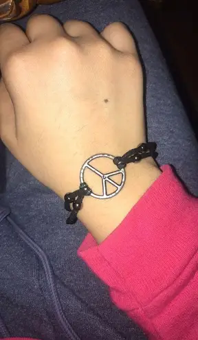 Brandy Melville Peace Bracelet 