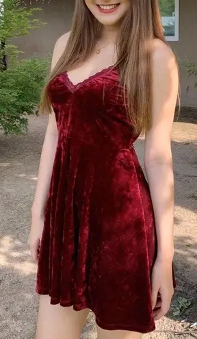 Forever 21 Red Velvet Dress Size M 19 34 Off Retail From Tansinee