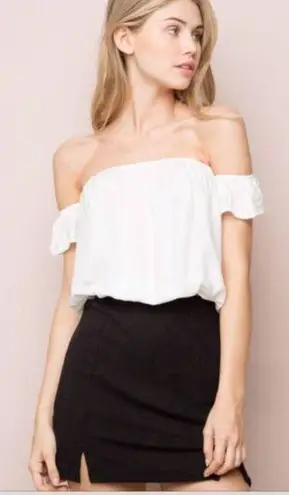 Brandy Melville  Becca White Off the Shoulders Top Blouse