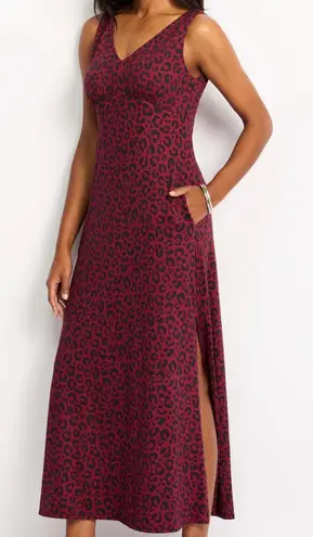 Nine Britton New
Melody V-Neck Maxi Dress