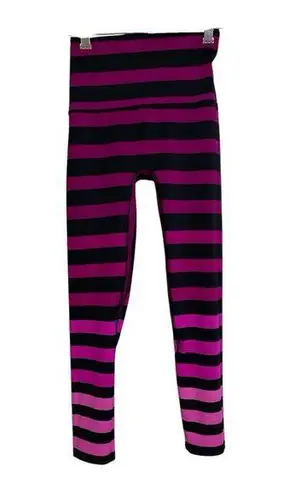 K Deer Leggings XS Pink Laura Stripe Signature Capri Black Pilates Yoga Stretch