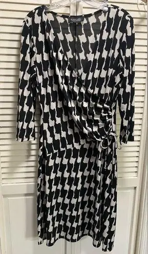 Black Label Black White Abstract 3/4 Sleeve V Wrap Dress Size 14 Side Tie