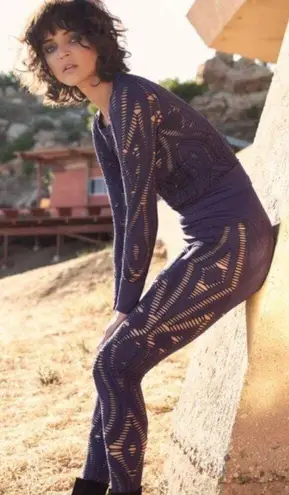 Avocado ๐๐ Serenity Shred Long Sleeve Top + Leggings Set Black Medium M NWT