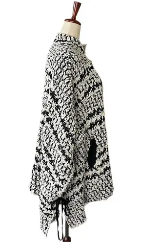 Solitaire by Ravi Khosla black and white boucle knit cape sweater