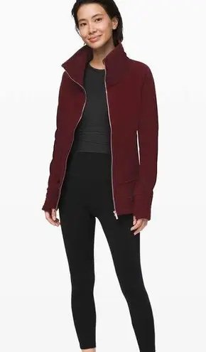 Lululemon  Radiant Jacket II in Garnet sz 4