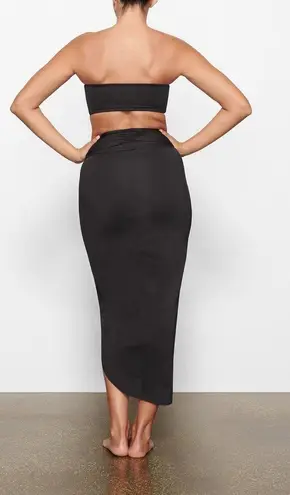 SKIMS SIGNATURE SWIM
BANDEAU BIKINI TOP BLACK SIZE XL