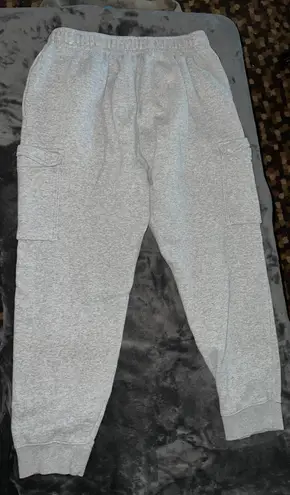 Nike Sportswear Club Fleece Cargo Jogger Sweatpants in Gray