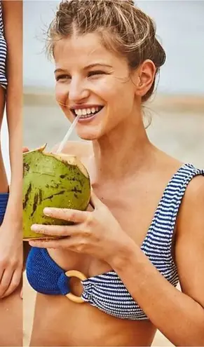 NEW Cleonie Free People Swim Australia blue bikini top blue stripe, one size Size L