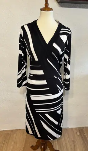 Jaclyn Smith Wrap dress Maxi length black/white L