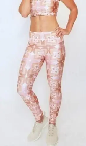 GOLDSHEEP Leggings SZ Medium Tone It Up TIU Collab Retro Print Pink Orange NWT