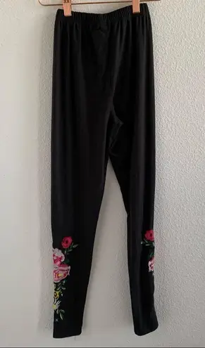 Agnes & Dora Black Floral Embroidered Leggings XS