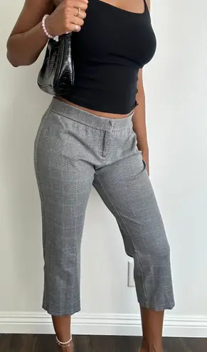 Amanda & Chelsea Capri Trousers