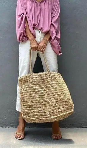 Oversized straw beach bag