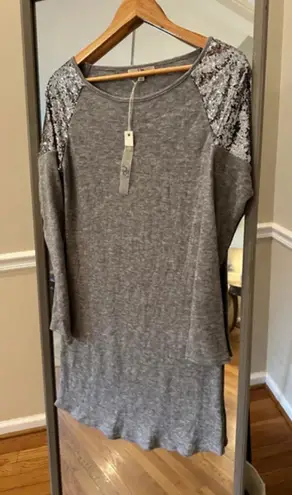 UA Los Angeles Gray Silver Sequined Long Sleeve Sweater M