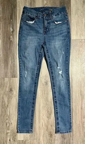 Seven7  Distressed Skinny Jeans Size 4