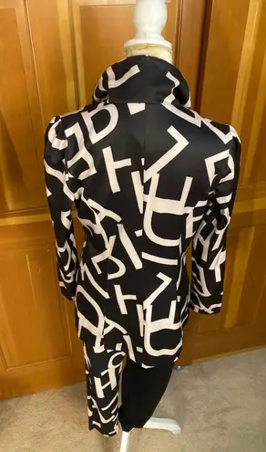 Lavishly Paris Nwt, New, Women’s Letter Print Pant Suit.