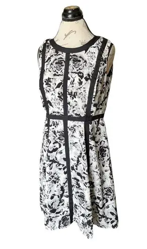 Talbots Womens Dress Size 8 Petite A Line Floral Sleeveless Lined White Black