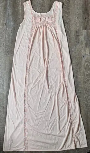 Vintage long peach nightgown lace ruched front size M Pink Size M