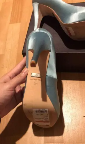 Badgley Mischka Pep toe Pumps Platform Satin Pin brooch Crystal embellished formal evening prom