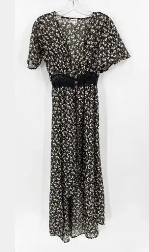 Dizzire Black Floral Short Sleeve V