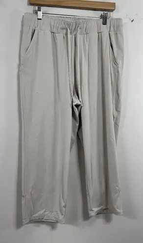 32 Degrees Heat Womans 32 Degree Cool Pullon Athletic Cropped Pants Medium Gray Elastic Waist - Image 1