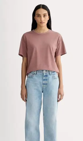 Everlane  The Boyfriend Tee in Essential Cotton in Brown Garment Dye, Size Medium