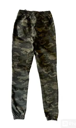 American Eagle  | Next Level Stretch Camo Joggers Size 2 Drawstring Ankle Zippers