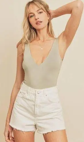 Dress Forum Everyday Sage Green Double Plunging Bodysuit Women's Size Large