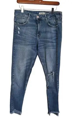 ZARA  Basic Z1975 Denim High Rise Size 8 Raw Hem Skinny Jeans Distressed‎ Size 8