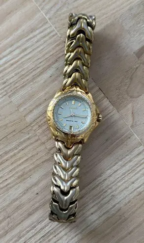 Seiko Sport 100 Vintage Ladies Watch Silver Dial Gold Bracelet 10 BAR Date