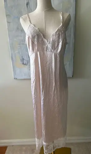 Vanity Fair Vintage‎  Slip Lingerie Dress in Super soft pink