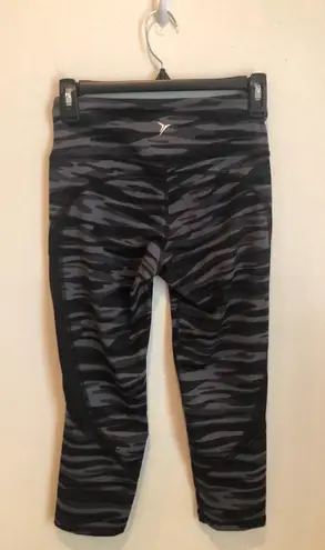 Old Navy Go Dry Camo Crop S