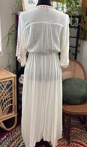 En Creme Ivory Floral Embroidered Empire Waist Handkerchief Hem Peasant Dress