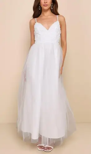 Lulus Graceful Beauty White 3D Floral Tulle Sleeveless Maxi Dress XS NWT